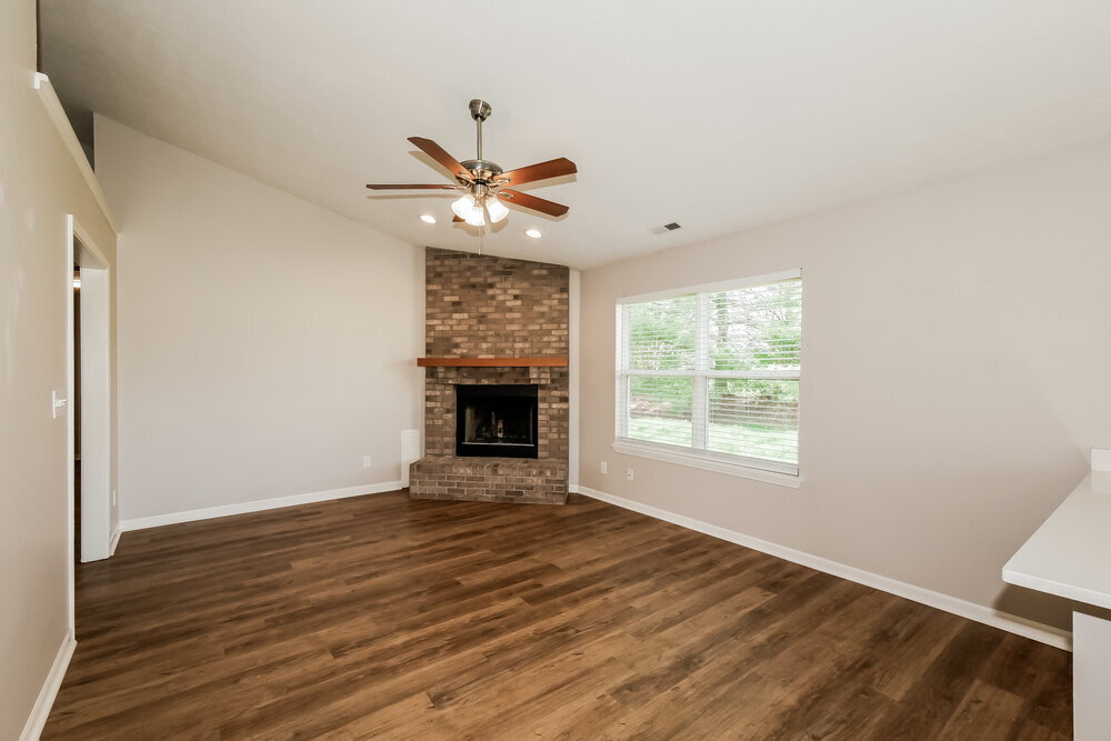 Building Photo - 12164 Laurelwood Dr