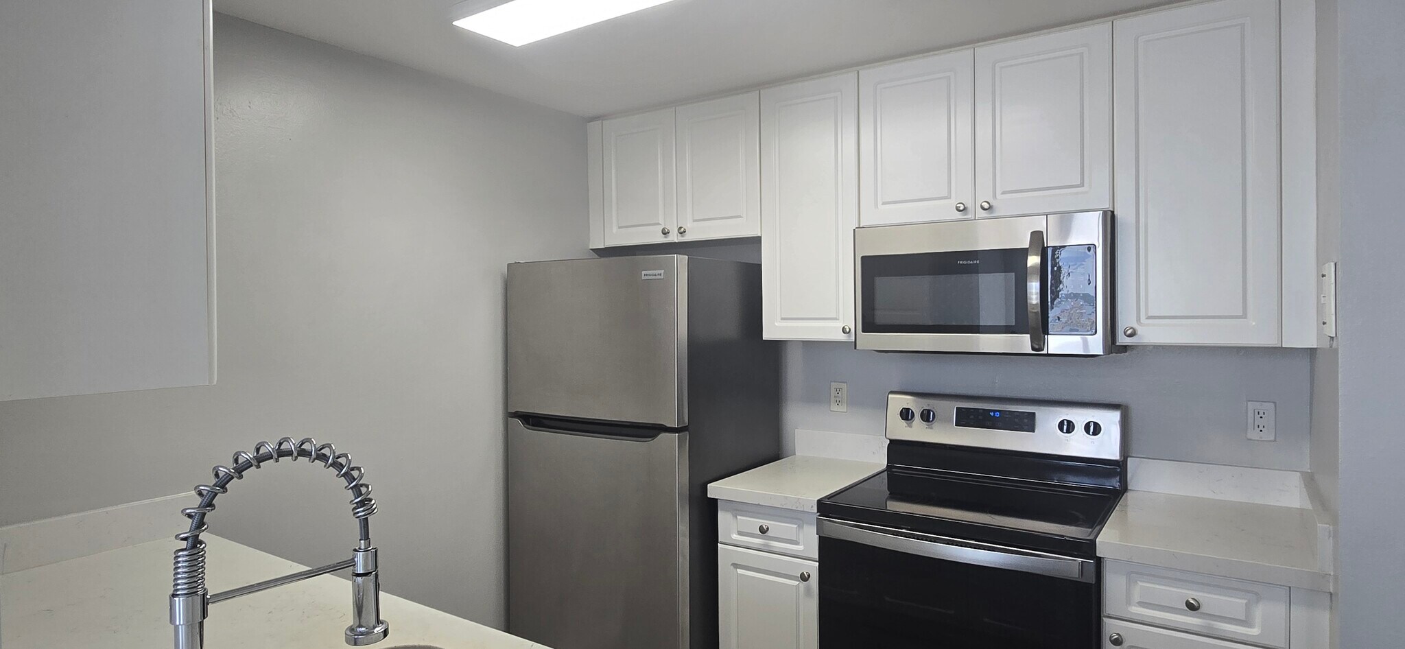 Building Photo - 255 Evernia St
