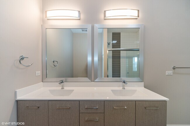 Building Photo - 18w070 Royce Blvd