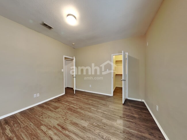 Building Photo - 8608 Rainy Lake Dr