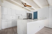 Building Photo - BK-1287