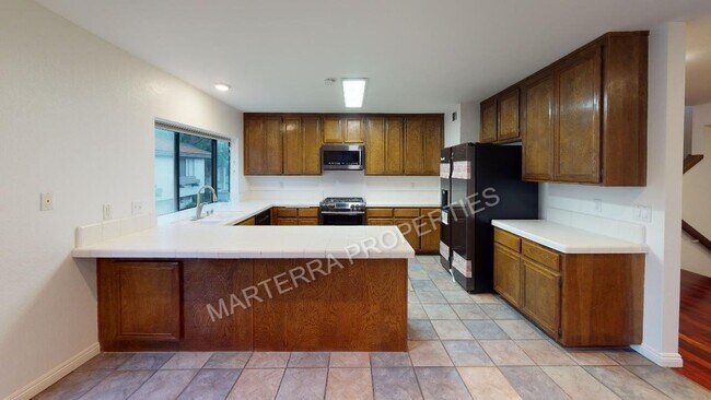 Building Photo - Beautiful 2-Bedroom, 2.5-Bathroom Townhome...