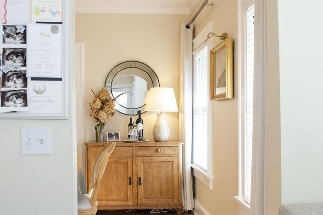 Building Photo - 801 Durant Pl NE