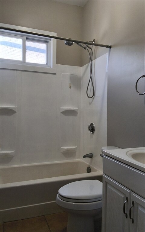 Building Photo - 98 County St