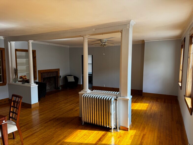 Building Photo - 42 Summer St