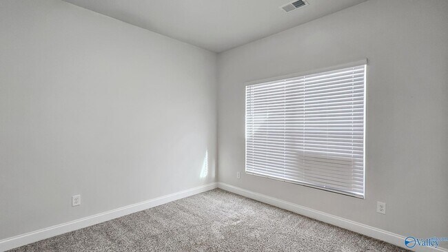 Building Photo - 403 Edgebrook Dr