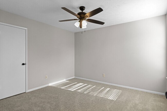 Building Photo - 10211 Sagemill Dr