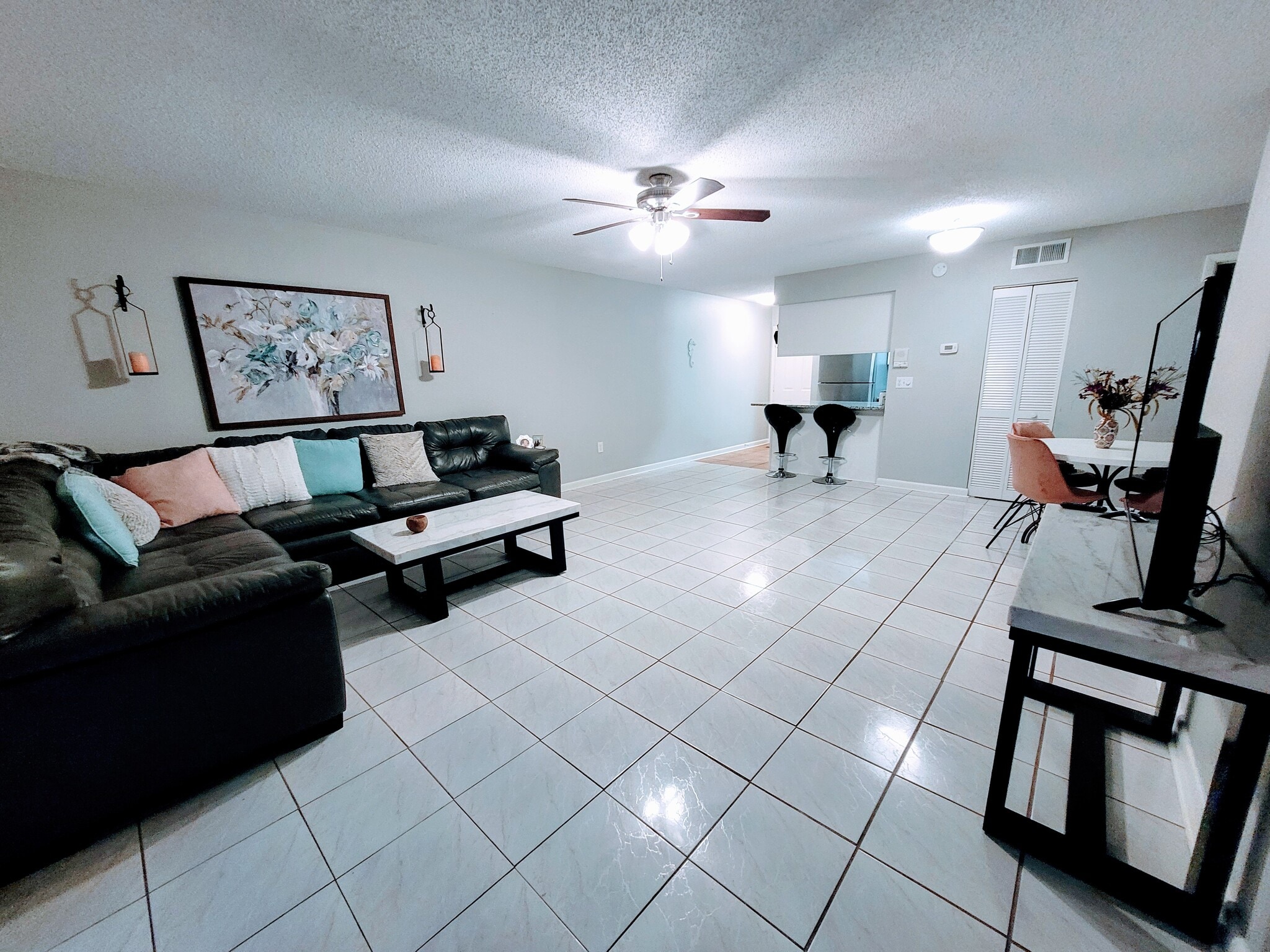 Living Room - 11922 Congressional Dr