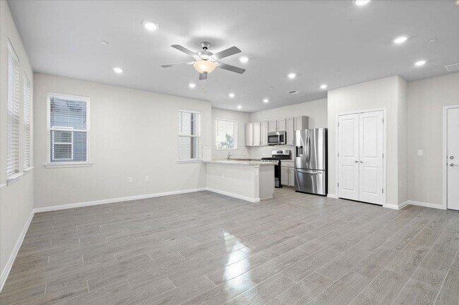 Building Photo - 9015 Cattle Baron Path