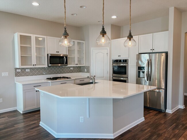 Building Photo - Updated Eagle Harbor Home with Preserve Views