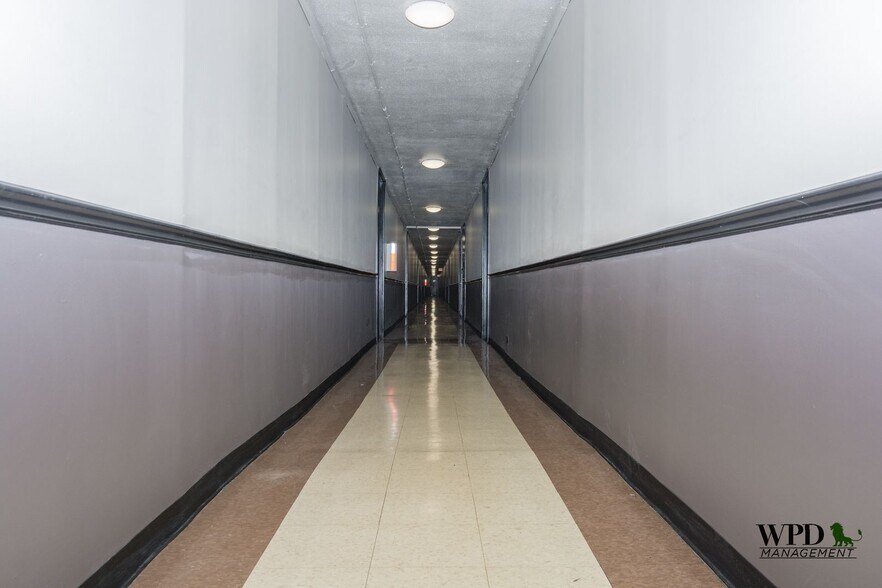 Building Photo - 6521 S Lowe Ave