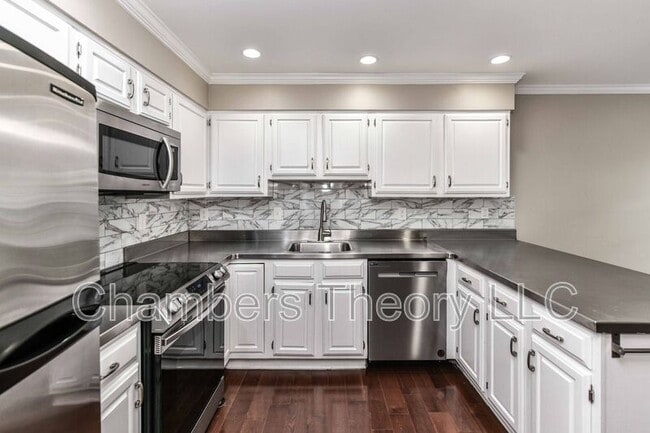 Building Photo - 2109 Kings Mill Ct