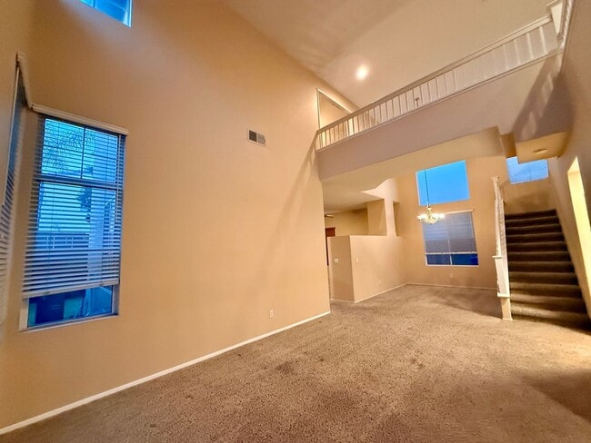 Building Photo - Scripps 3br plus loft garage yard granite kitchen TEXT 858-774-1574