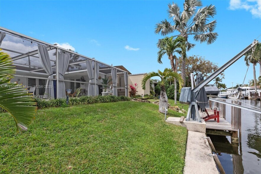 Building Photo - 1424 Nautilus Is