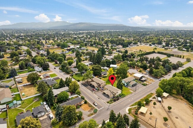 Building Photo - 1521 N Bowdish Rd