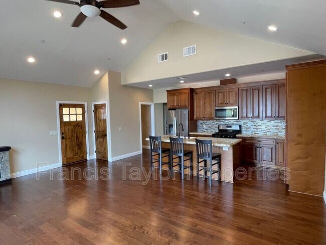 Building Photo - 14398 Harvest Crescent
