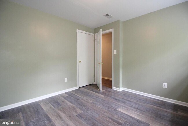 Building Photo - 953 Ferndale Ave