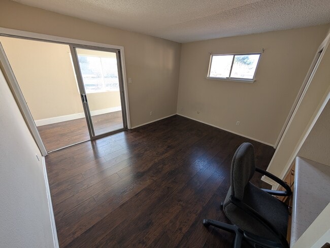 Building Photo - 8912 Bellehaven Ave NE