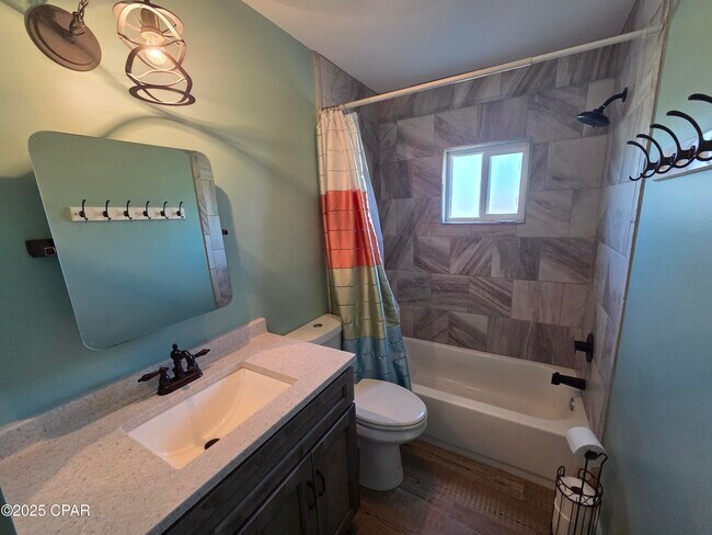 Building Photo - 5253 Collins Dr