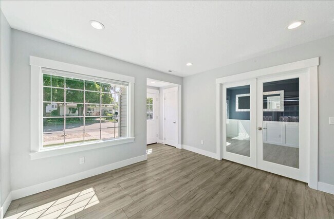 Building Photo - 1605 S Colorado Ave