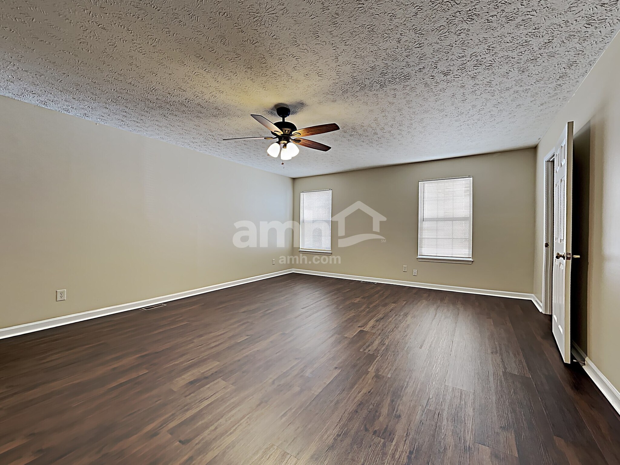 Building Photo - 4803 Oakton Way