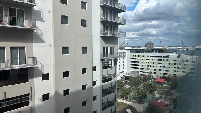 Building Photo - 1120 E Kennedy Blvd