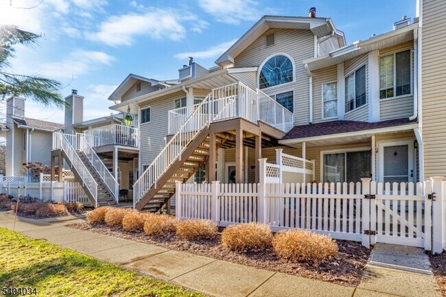 Building Photo - 20 Academy Ct