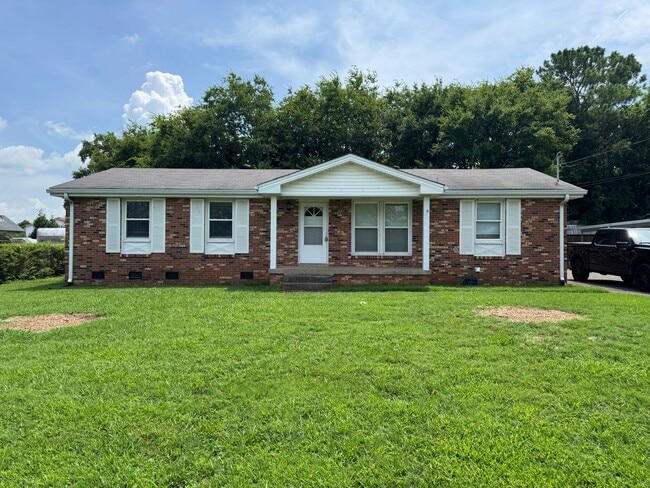 Building Photo - For Lease - 3 Bed, 1 Bath, 1350 Sqft, 0.27...
