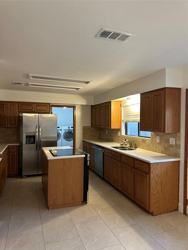 Building Photo - 7605 Towana Cir