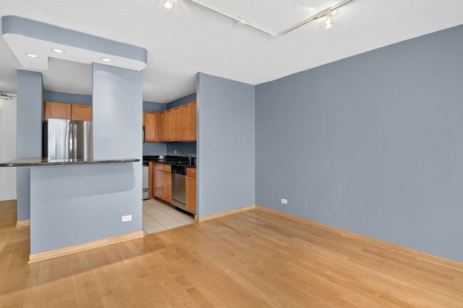 Building Photo - 30 E Huron St