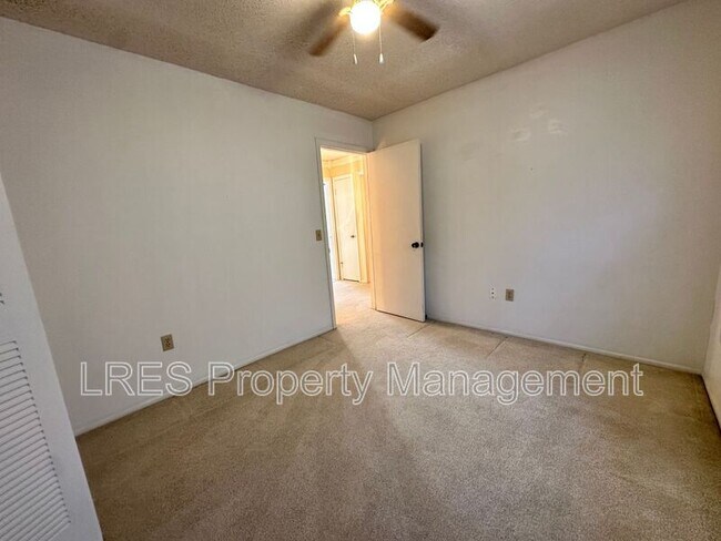 Building Photo - 106 Eastwind Ln