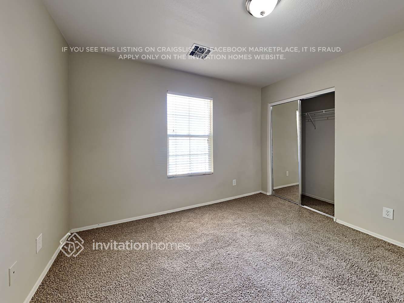 Building Photo - 1515 E Sheraton Ln