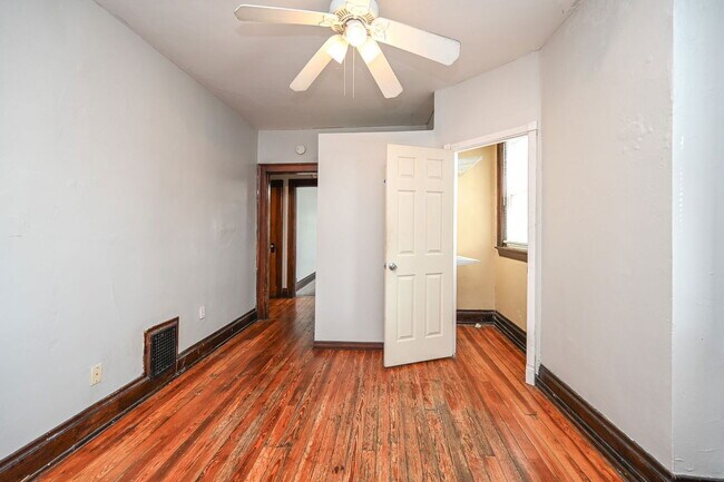 Building Photo - 2125 W Clifton Ave