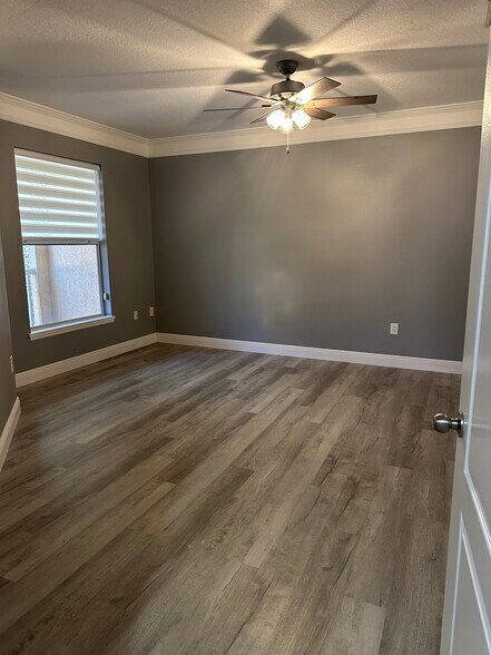 Building Photo - 8819 Villa View Cir