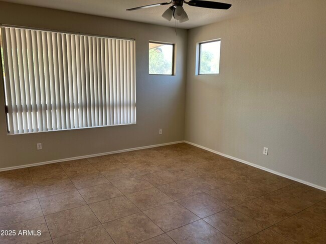 Building Photo - 4210 S 62nd Ln