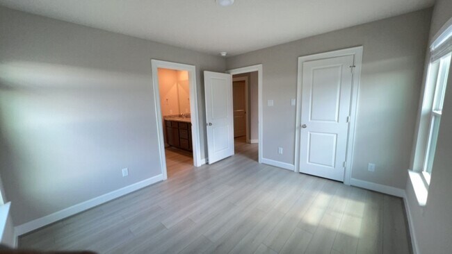Building Photo - 1012 Tillman Ln