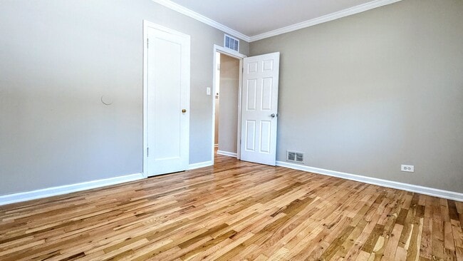 Building Photo - Beautifully Restored 4 Bed 2 Bath Home in ...