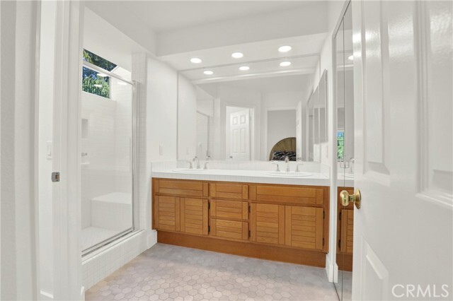 Building Photo - 2 Cormorant Cir