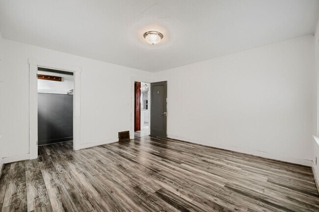 Building Photo - 4315 5th Ave NE