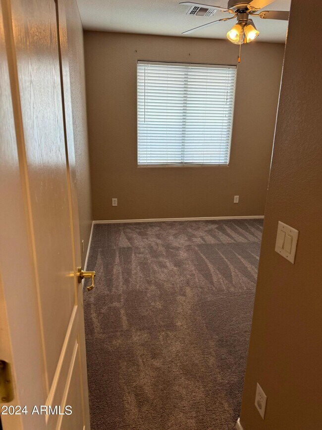 Building Photo - 7206 N 88th Ln