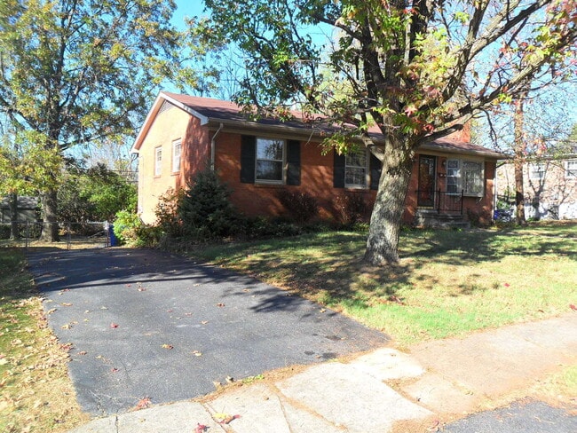 Building Photo - COMING SOON! Spacious Home w/ Finished Bas...