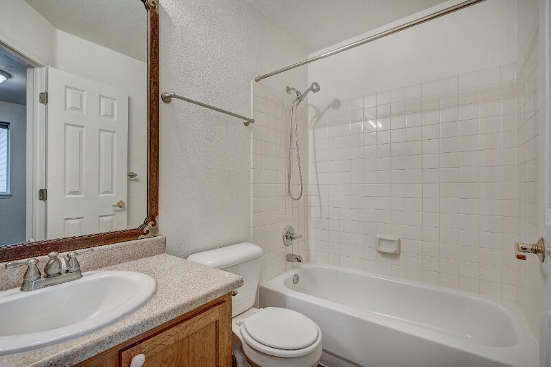 Building Photo - 60 Spyglass Ln