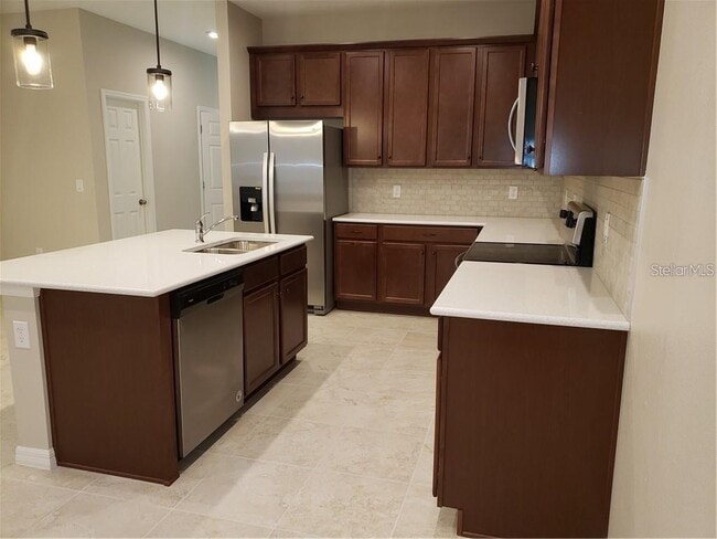 Building Photo - 15915 Marina Bay Dr