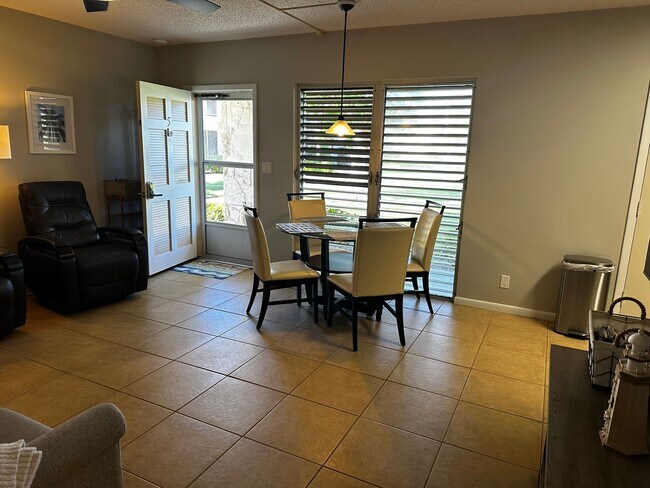 Building Photo - 167 N Collier Blvd