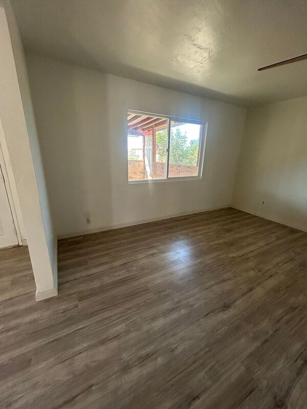 Building Photo - 1832 Skyline Dr