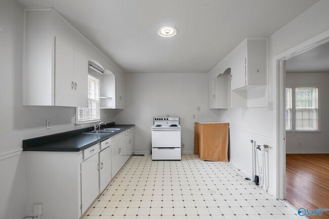 Building Photo - 2305 Andrew Jackson Way NE