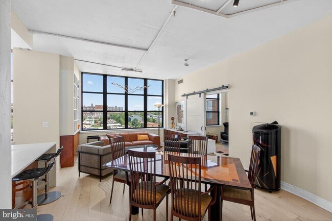 Building Photo - 2020 12th St NW