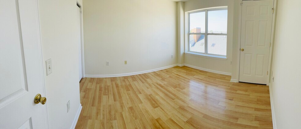 Building Photo - 358 Rector St