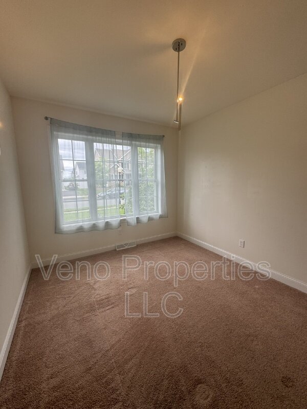 Building Photo - 17 Ironwood Street