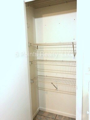 Building Photo - 420 Walton Ln